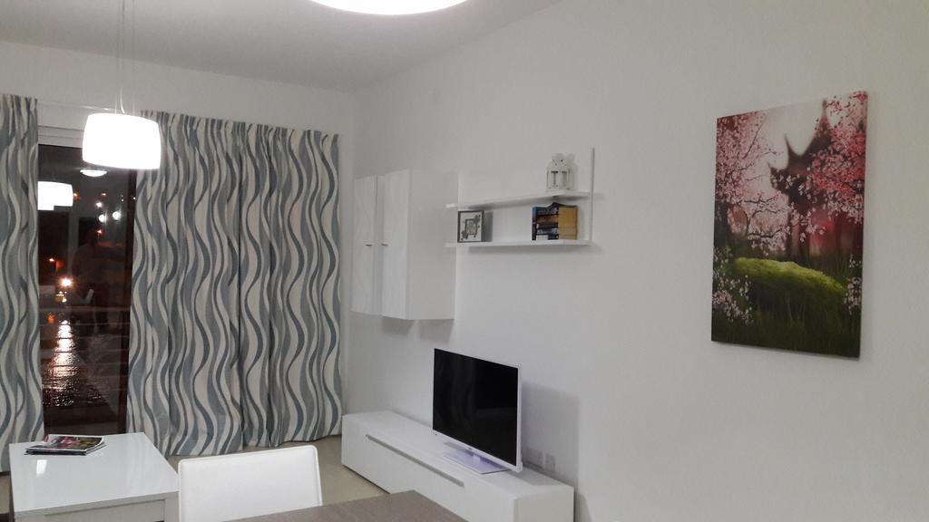 Blue Skies Apartment Marsaskala Bagian luar foto